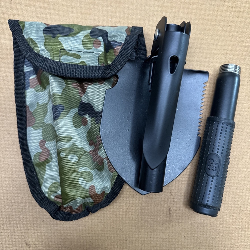 UNUSED Retractable Metal Shovel + Nylon Camouflage Bag